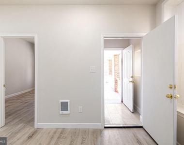 702 E Chelten Avenue - Photo Thumbnail 11