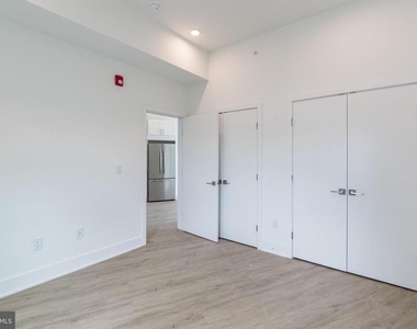 1622 Point Breeze Avenue - Photo Thumbnail 11
