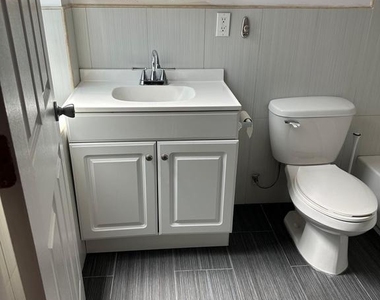 1224 Snyder Avenue - Photo Thumbnail 6