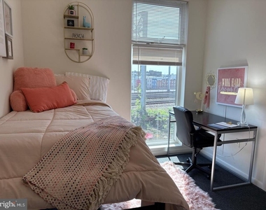 1000 Diamond Street - Photo Thumbnail 7
