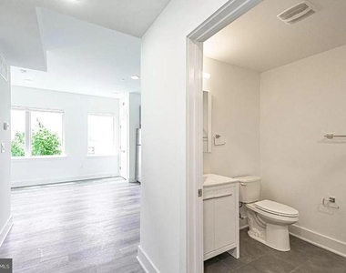 1524 South Street - Photo Thumbnail 9