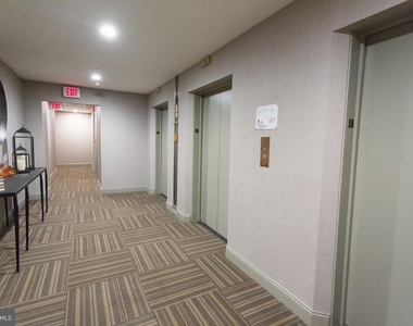 1411-1 Walnut Street - Photo Thumbnail 3