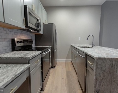 1411-1 Walnut Street - Photo Thumbnail 6