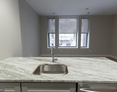 1411-1 Walnut Street - Photo Thumbnail 8