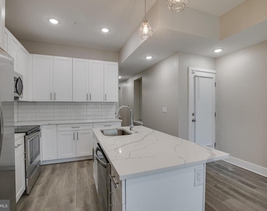 2019 N College Avenue - Photo Thumbnail 3