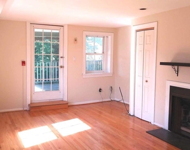 2043 Mount Vernon Street - Photo Thumbnail 4