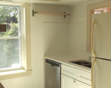 2043 Mount Vernon Street - Photo Thumbnail 6