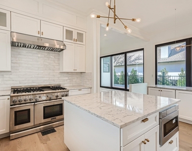 2625 Mccullough St - Photo Thumbnail 8