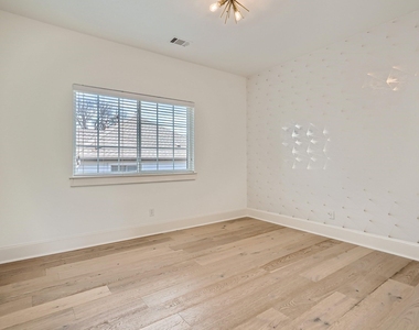 2625 Mccullough St - Photo Thumbnail 17