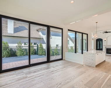 2625 Mccullough St - Photo Thumbnail 10