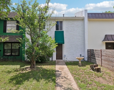 5809 Coventry Ln - Photo Thumbnail 2