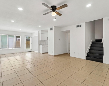 5809 Coventry Ln - Photo Thumbnail 6