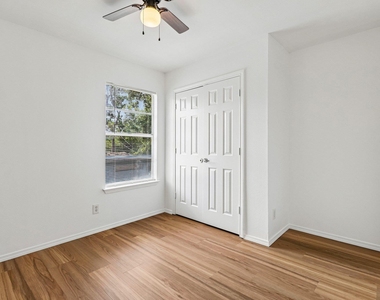 5809 Coventry Ln - Photo Thumbnail 16