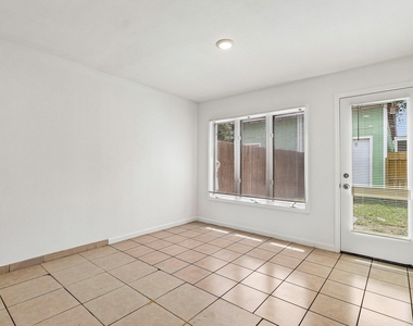 5809 Coventry Ln - Photo Thumbnail 10