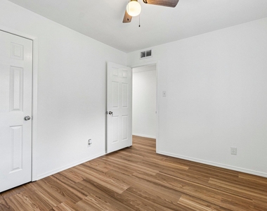 5809 Coventry Ln - Photo Thumbnail 19