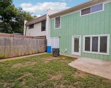 5809 Coventry Ln - Photo Thumbnail 23