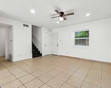 5809 Coventry Ln - Photo Thumbnail 7