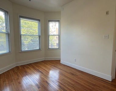 922 S 49th Street - Photo Thumbnail 12
