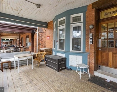 922 S 49th Street - Photo Thumbnail 1