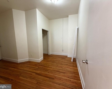 922 S 49th Street - Photo Thumbnail 14