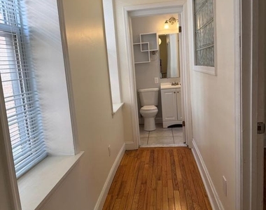 922 S 49th Street - Photo Thumbnail 18