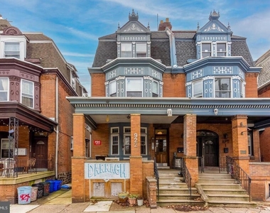 922 S 49th Street - Photo Thumbnail 3