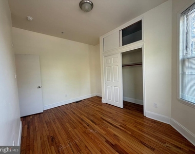 922 S 49th Street - Photo Thumbnail 13