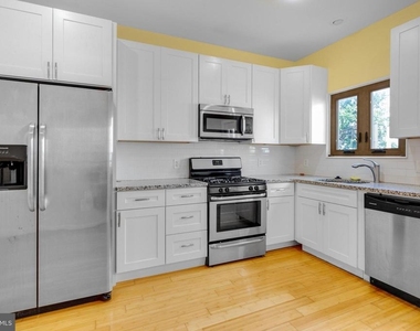 2476 Emerald Street - Photo Thumbnail 7