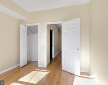 2476 Emerald Street - Photo Thumbnail 16