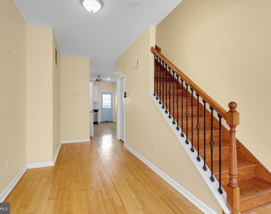 2476 Emerald Street - Photo Thumbnail 4