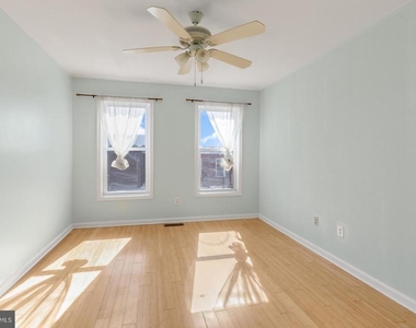 2476 Emerald Street - Photo Thumbnail 23