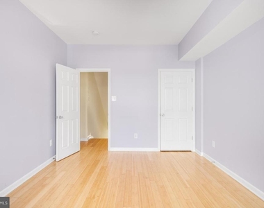 2476 Emerald Street - Photo Thumbnail 12