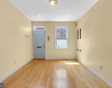 2476 Emerald Street - Photo Thumbnail 3