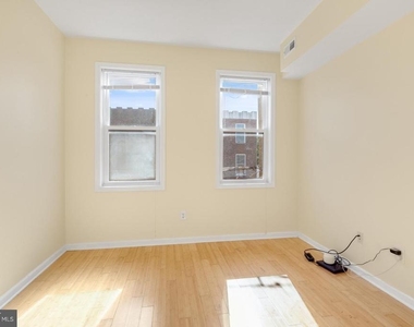 2476 Emerald Street - Photo Thumbnail 15