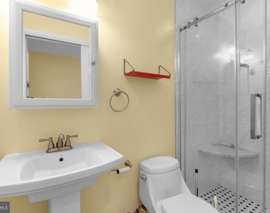 2476 Emerald Street - Photo Thumbnail 21