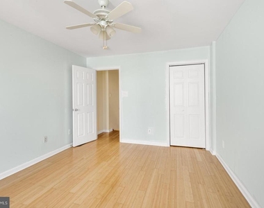 2476 Emerald Street - Photo Thumbnail 18