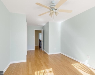 2476 Emerald Street - Photo Thumbnail 25