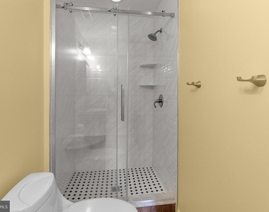 2476 Emerald Street - Photo Thumbnail 14