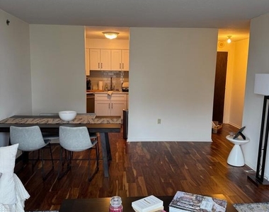 2020 Walnut Street - Photo Thumbnail 7
