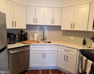 2020 Walnut Street - Photo Thumbnail 8