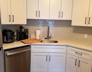 2020 Walnut Street - Photo Thumbnail 9