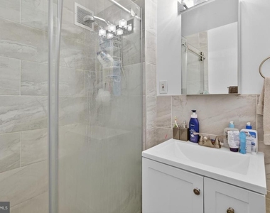 1324 Locust Street - Photo Thumbnail 7