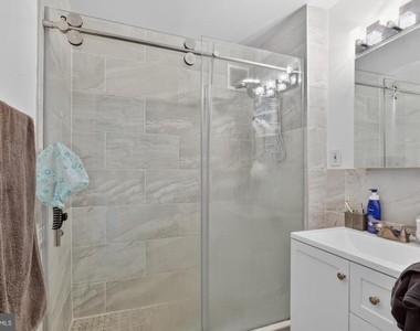1324 Locust Street - Photo Thumbnail 6