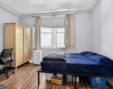 1324 Locust Street - Photo Thumbnail 3