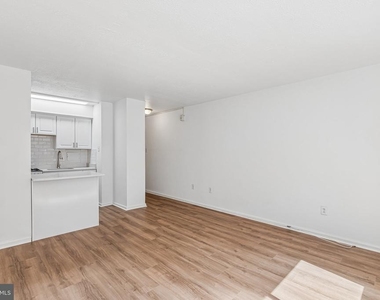 2101 Chestnut Street - Photo Thumbnail 3