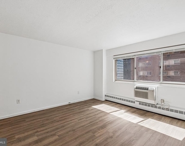 2101 Chestnut Street - Photo Thumbnail 4