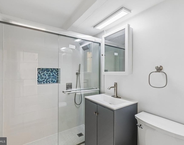 2101 Chestnut Street - Photo Thumbnail 10