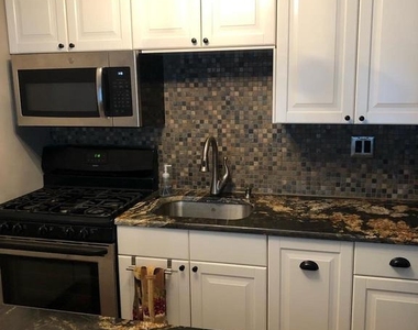 218 Delmar Street - Photo Thumbnail 4
