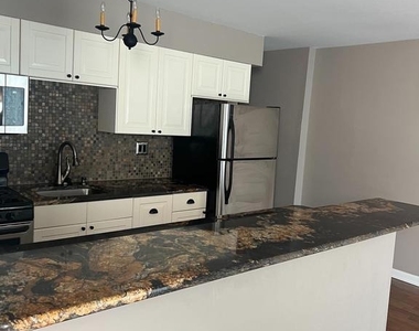 218 Delmar Street - Photo Thumbnail 3