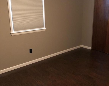 218 Delmar Street - Photo Thumbnail 19